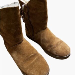 Koolaburra by UGG - Chestnut Suede Boots with Plush Lining